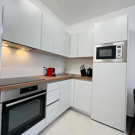 B 205, In The Heart Of The Jewish Quarter Apartment *
